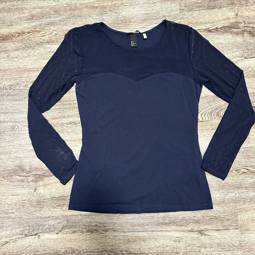 Bundle of Women's Medium (Size M) Clothing Tops/ Sweaters/ Jackets - Picture 15 of 15